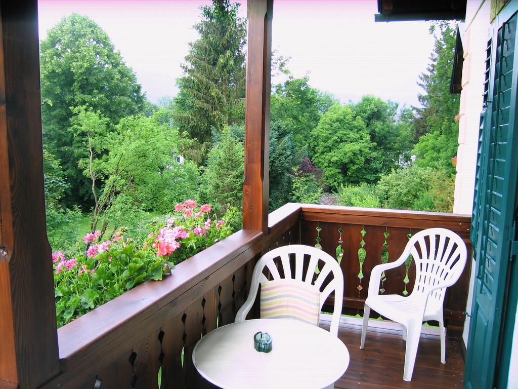 Gaestehaus Sonnenwinkel - Villa Roesler Saint Wolfgang Rum bild